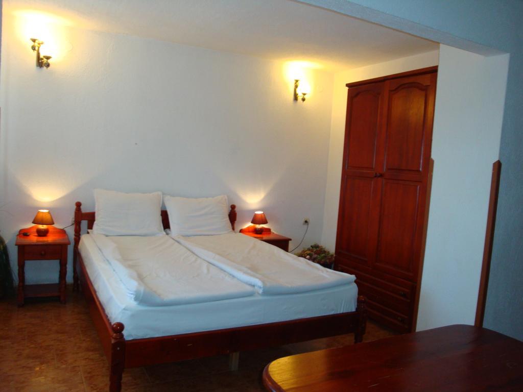 Family Hotel Diana Lyaskovo  Exterior photo