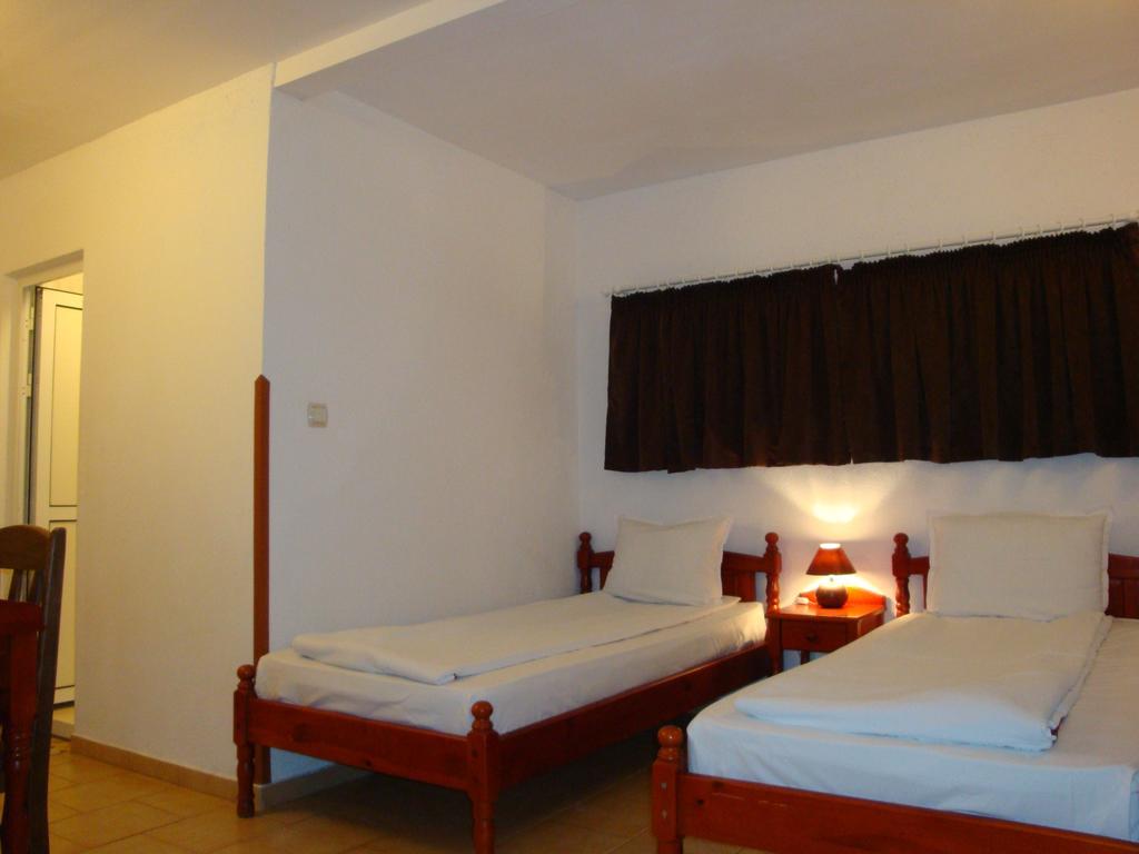 Family Hotel Diana Lyaskovo  Exterior photo